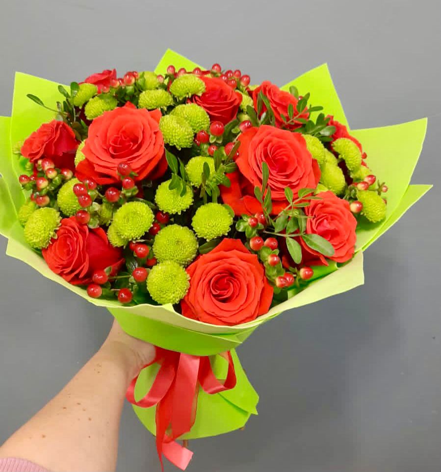 Букет цветов из: Хризантемы и Розы в Перевальном