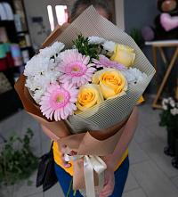 Букет цветов из:  Герберы, Розы и Хризантемы в Перевальном