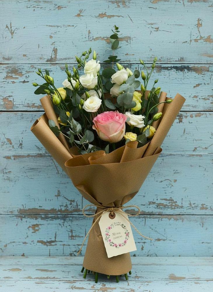 Букет цветов из: Розы и Лизиантусы в Перевальном