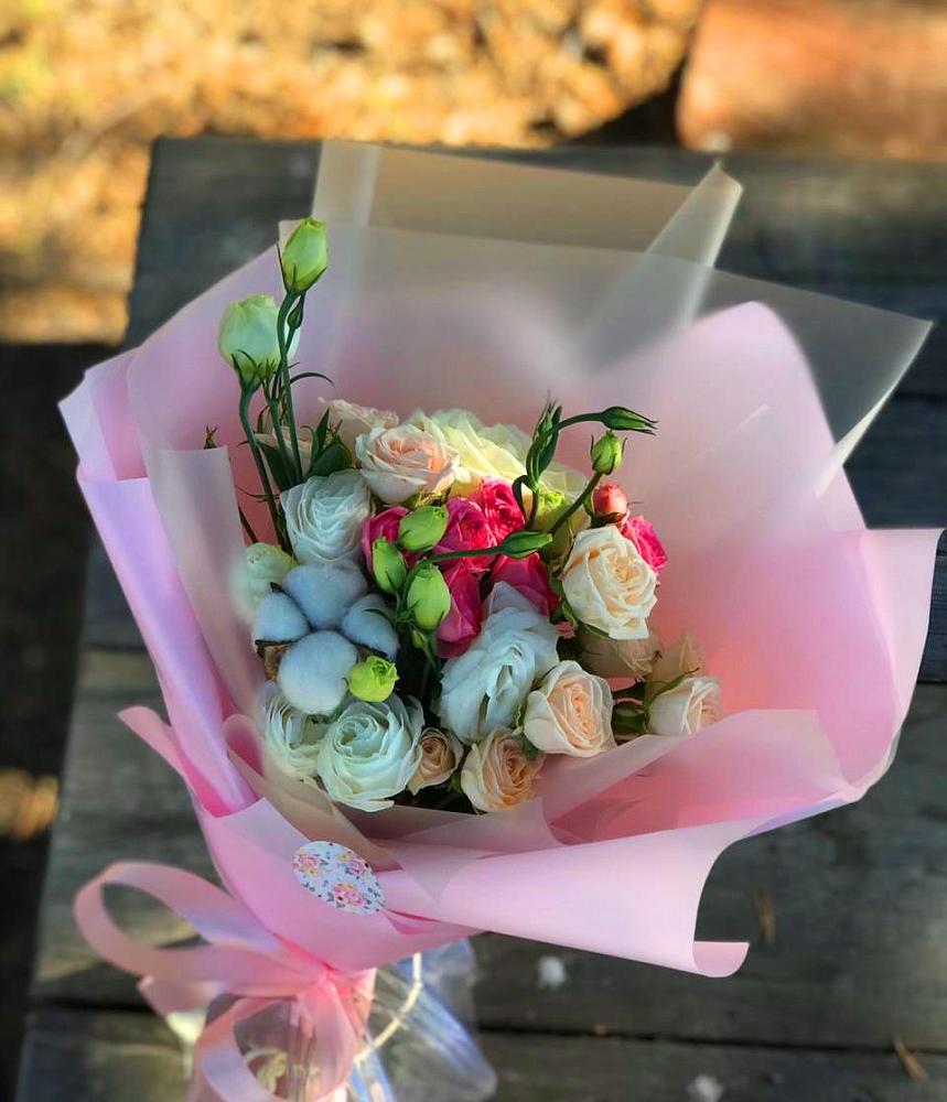 Букет цветов из: Розы и Лизиантусы в Перевальном