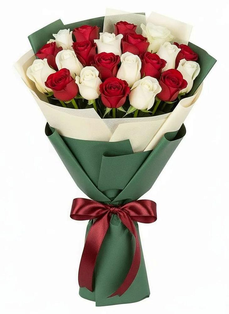 Букет Микс из красных и белых роз в Перевальном