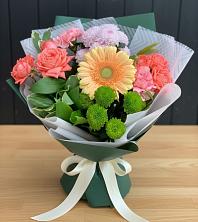 Букет цветов из:  Гвоздики, Розы, Герберы и Хризантемы в Перевальном