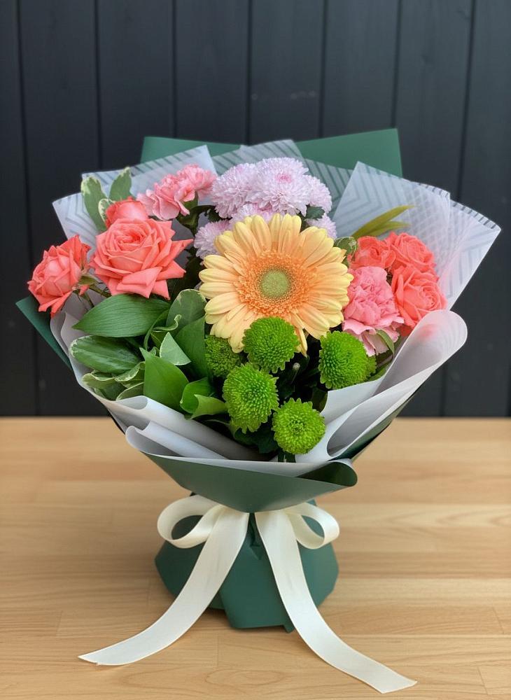 Букет цветов из: Гвоздики, Розы, Герберы и Хризантемы в Перевальном