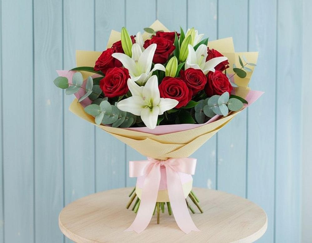 Букет цветов из: Лилии и Розы в Перевальном